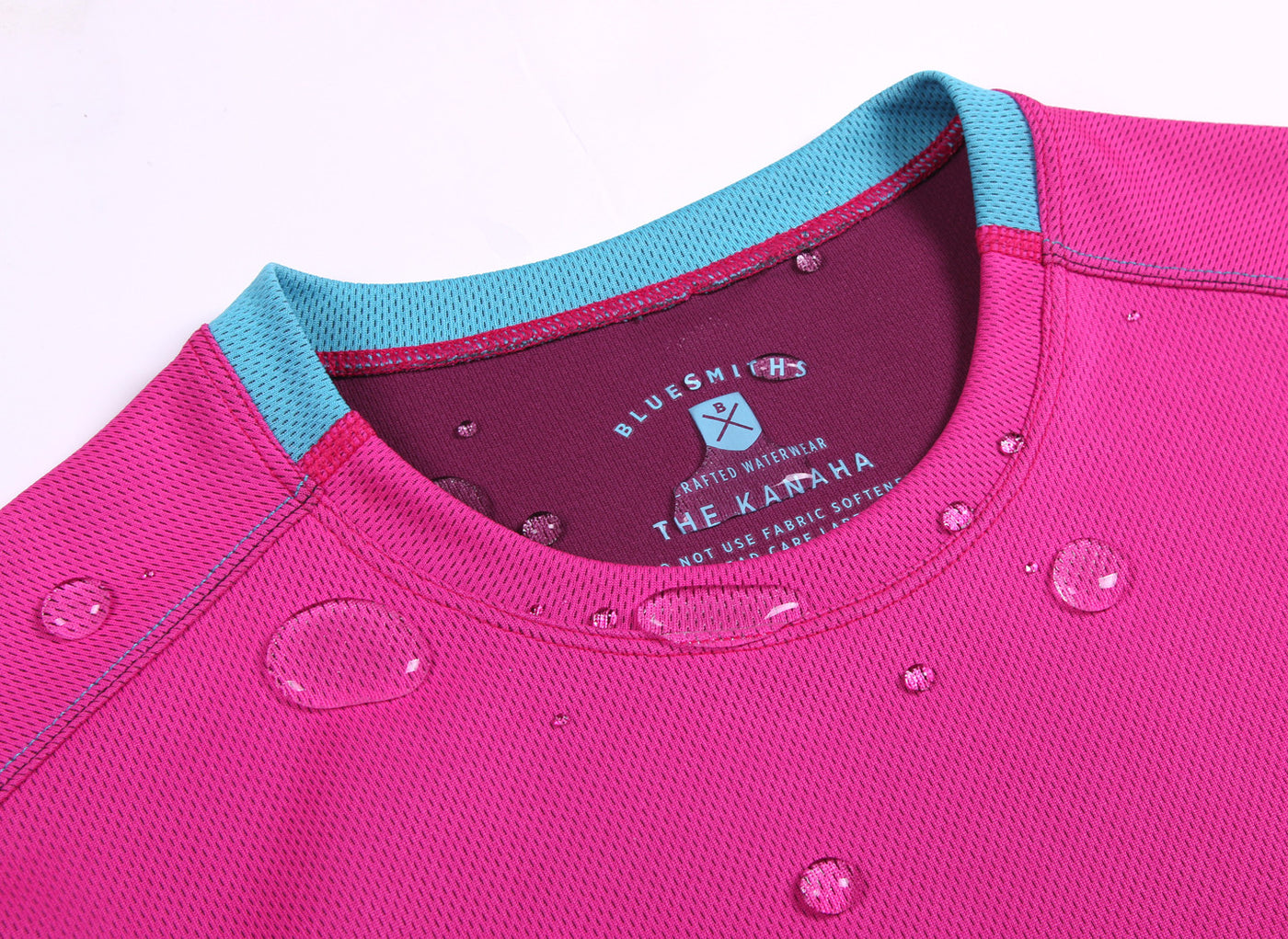 The Kanaha Hydrophobic Shirt for Women - Black (Hibiscus Pink)